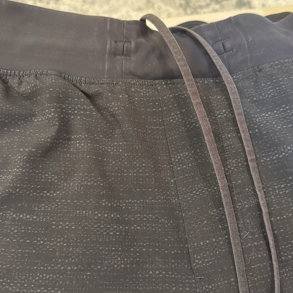 Lululemon Athletica men’s THE Shorts Size L 9in - Picture 3 of 8